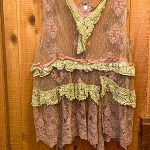 Magnolia Pearl lace top